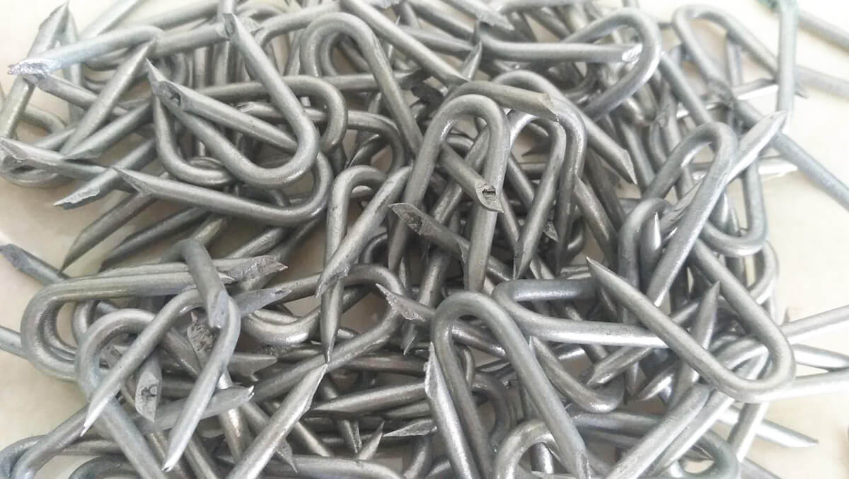 아연 도금 스테이플